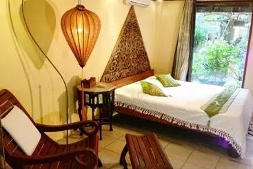 酒店 Ban Sabai Big Buddha Retreat & Spa