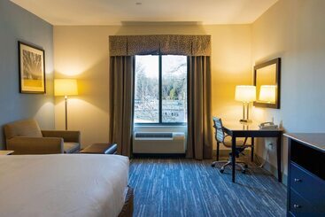 בית מלון כפרי Comfort Inn & Suites Plainvillefoxboro