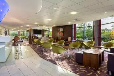 هتل Holiday Inn Express Dunstable By Ihg