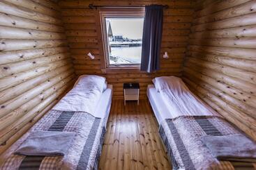 هتل Brimnes Cabins