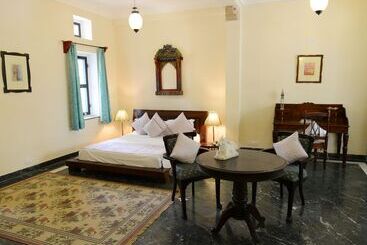 בית מלון כפרי Diggi Palace Jaipur   A City Center Hidden Heritage Gem