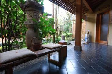 Kappou Ryokan Momiya