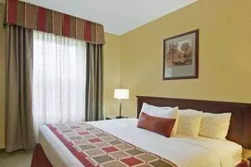 Otel Best Western Plus Ticonderoga Inn & Suites