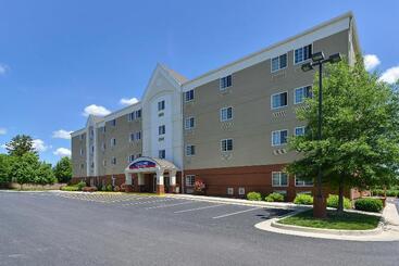 Отель Candlewood Suites Winchester, An Ihg