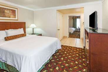 בית מלון כפרי Howard Johnson By Wyndham Pasadena