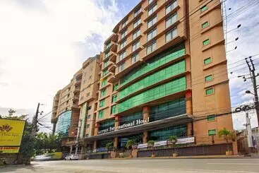 Sarrosa International Hotel And Residential Suites