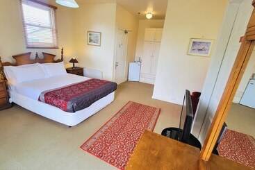 مبيت وإفطار Leura House