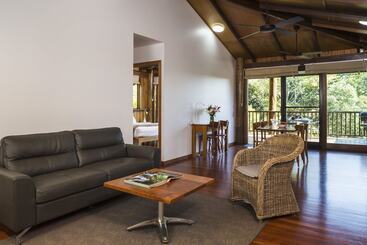 Отель Rose Gums Wilderness Retreat