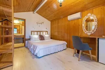 Etenna Beach Bungalows