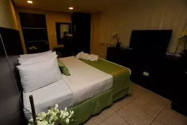 Отель Colibrí Suites