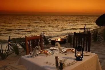 בית מלון כפרי Dugong Beach Lodge