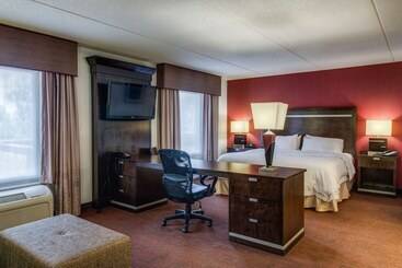 شقة فندقية Hampton Inn & Suites Detroit / Airport   Romulus