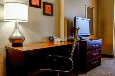 Отель Comfort Suites Gadsden Attalla