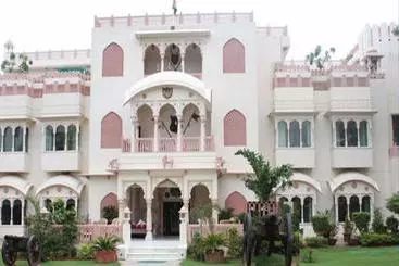 Hotel Bharat Mahal Palace