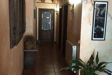 فندق فئة نجمة واحدة Lo Paller De Roc