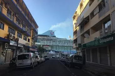 Hotel Saint John Perse