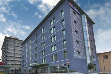 호텔 Best Western Premier Chc Airport