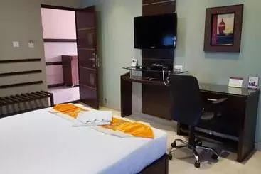 דירות לתיירים Maple Suites