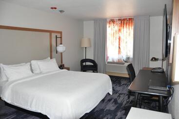 ホテル Fairfield Inn & Suites Ukiah Mendocino County