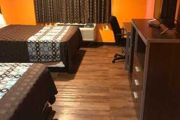 فندق Scottish Inn & Suites Hobby Airport