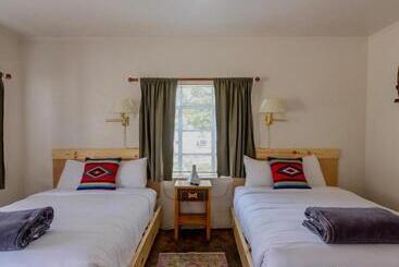 مُتل Antelope Lodge