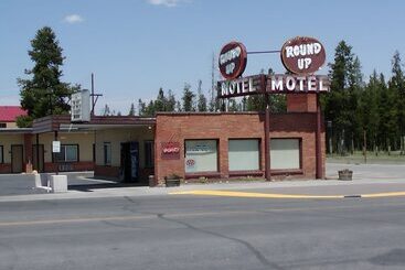 מוטל Dude & Roundup