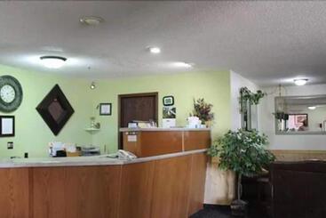 هتل East Grand Inn