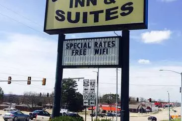 هتل Super Inn & Suites