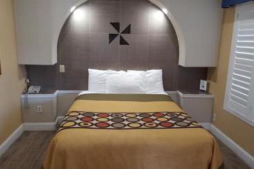 汽车旅馆  Reedley Inn