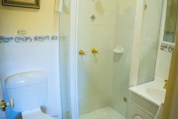 ویلا Whispering Pines Cottages