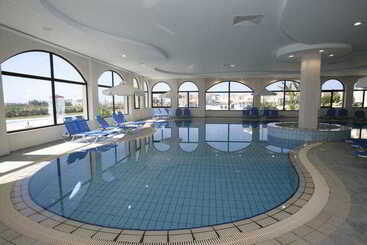 آپارتمان Avanti Holiday Village