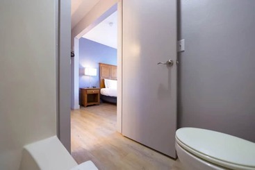 Oyo Waves Hotel Newport Or Nye Beach