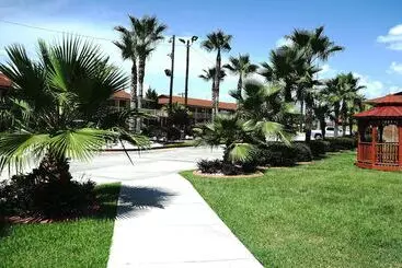 فندق Savannah Inn And Suites