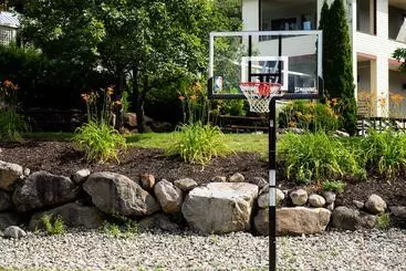 Innseason Resorts Pollard Brook