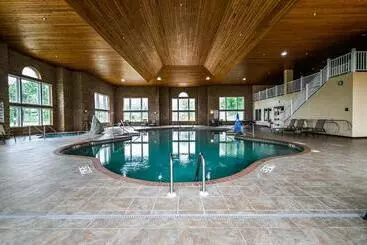 Four Seasons Island Resort