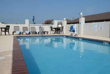 Hotel Port Isla Inn