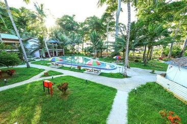 בית מלון כפרי Pearl Park Beach Resort Private Limited