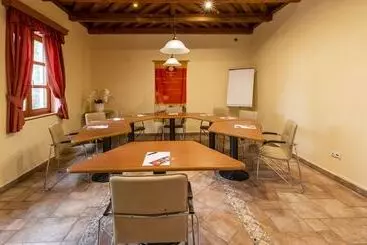 Gastland M0 Hotel & Conference Center