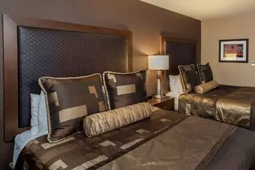 Clubhouse Hotel And Suites