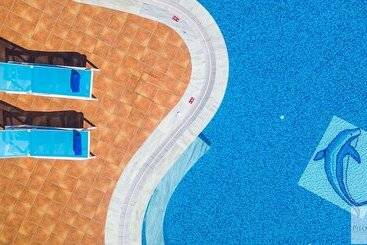 Hotel Pilot's Villas Luxury Suites