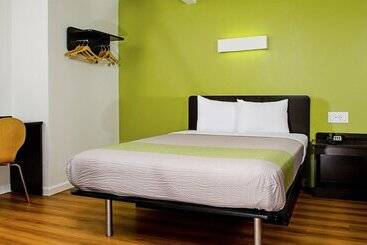 Motel 6modesto, Ca  Downtown