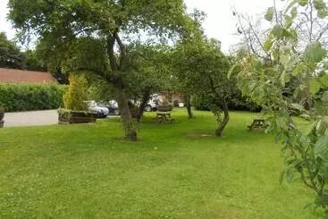 Hotelli The River Don Tavern And Lodge