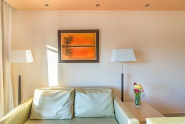 ホテル Ai Yannis Suites And Apartments