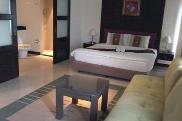 هتل Enjoy S Beach House & Cafe