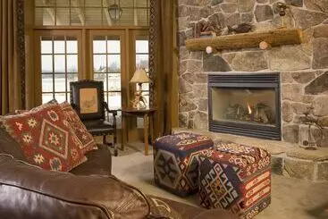 هتل Lake Opechee Inn And Spa