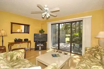 Отель Shipyard Hilton Head Beach & Golf Villas