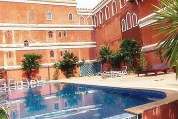 Hotel The Sun Resort & Spa