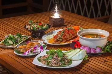 리조트 The Float House River Kwai