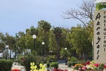 Akroyali Hotel & Villas