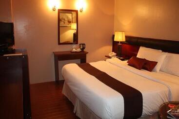 Allure Hotel & Suites